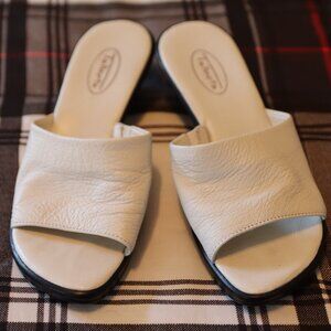 Talbots Kaiser5 White Slide Sandals Size 5B Made in Brazil Casual Office